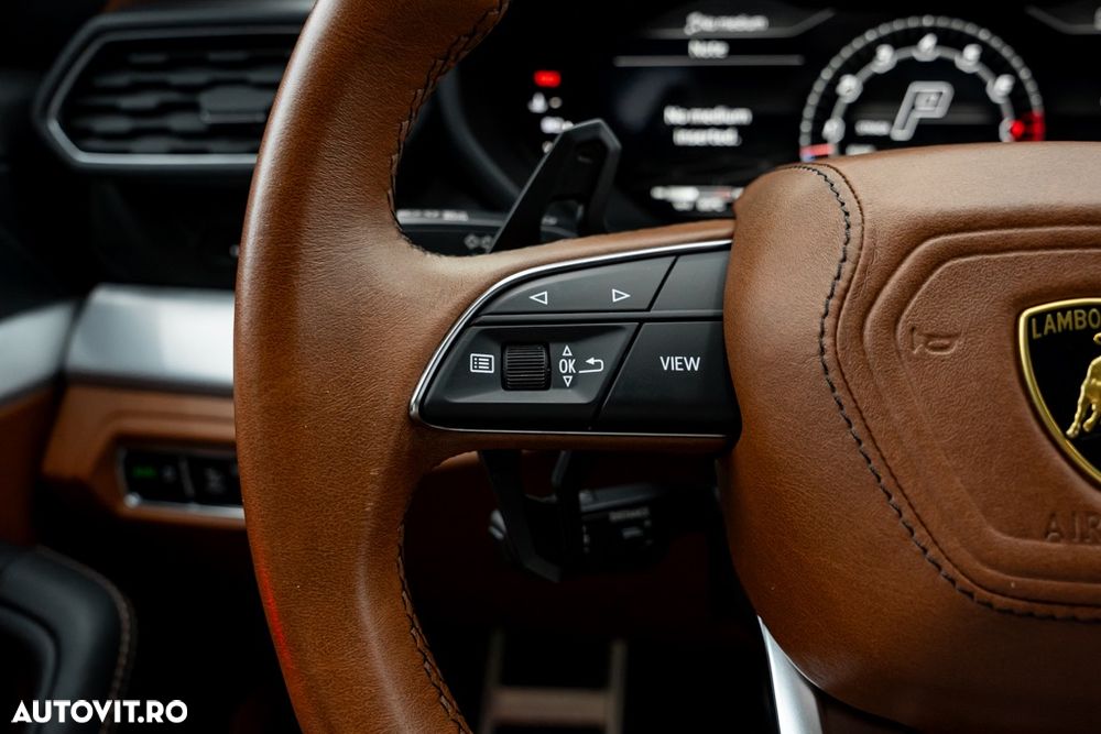 Lamborghini URUS Standard - 32