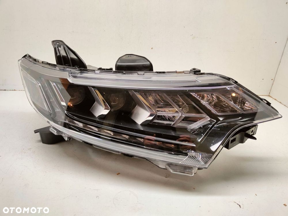 lampa prawa przód mitsubishi outlander 3 lift - 1