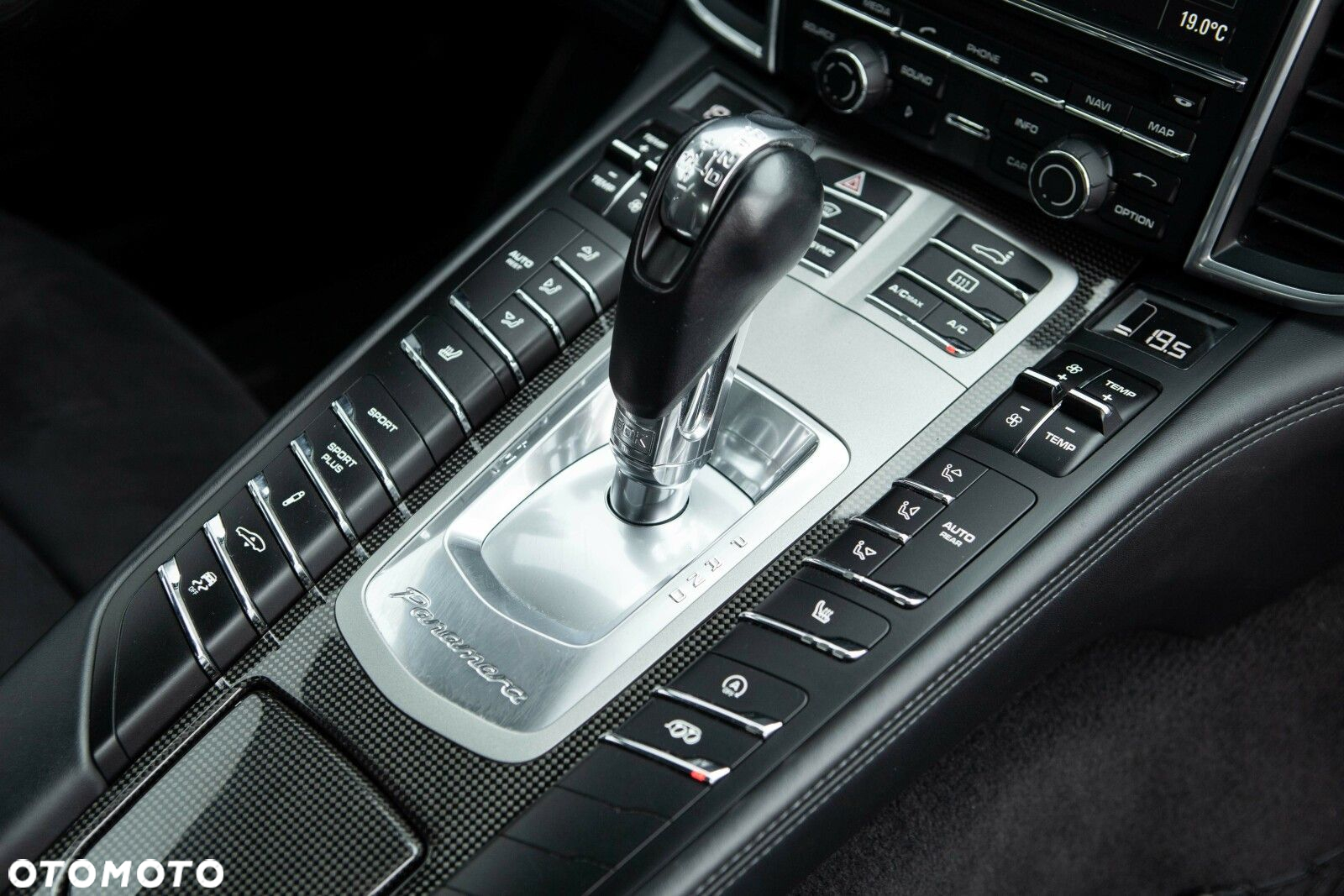 Porsche Panamera - 32