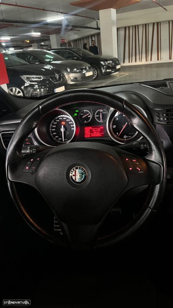 Alfa Romeo Giulietta 1.6 JTDM Veloce - 11