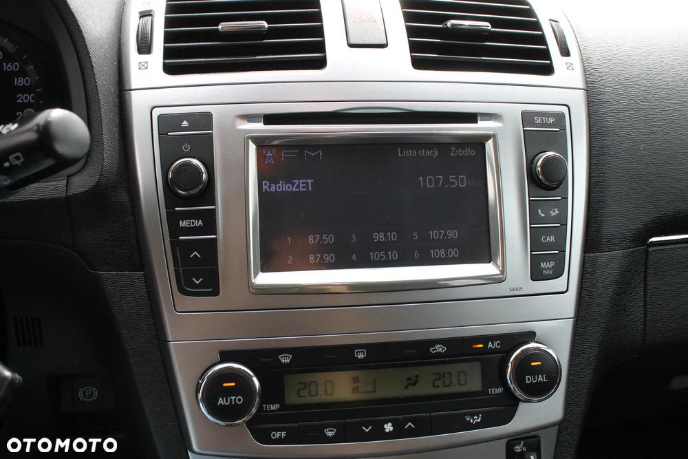 Toyota Avensis 1.8 Premium - 18