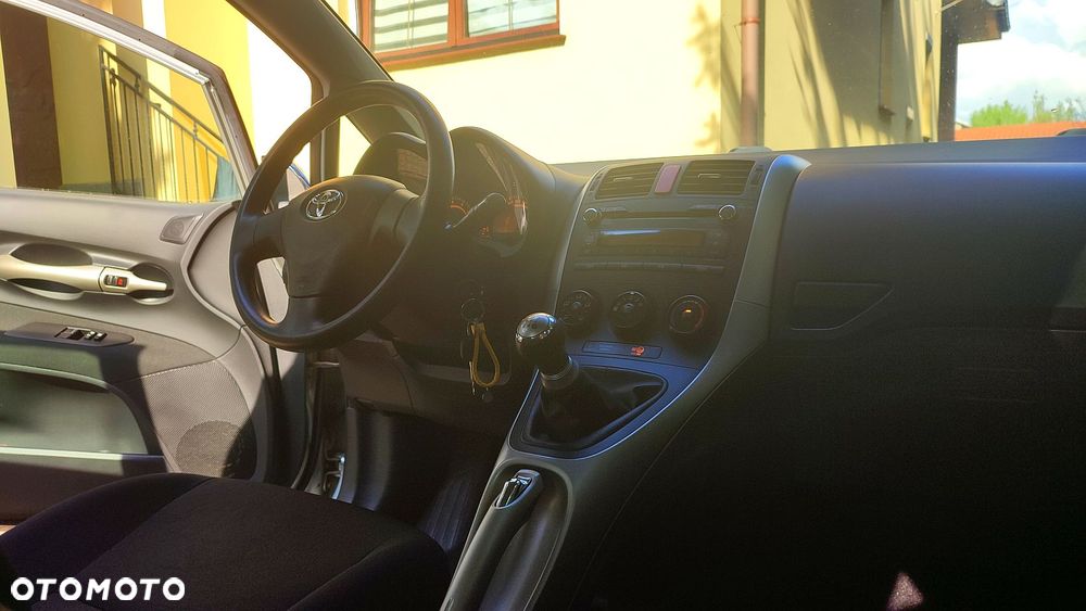 Toyota Auris 1.4 VVT-i Team - 28