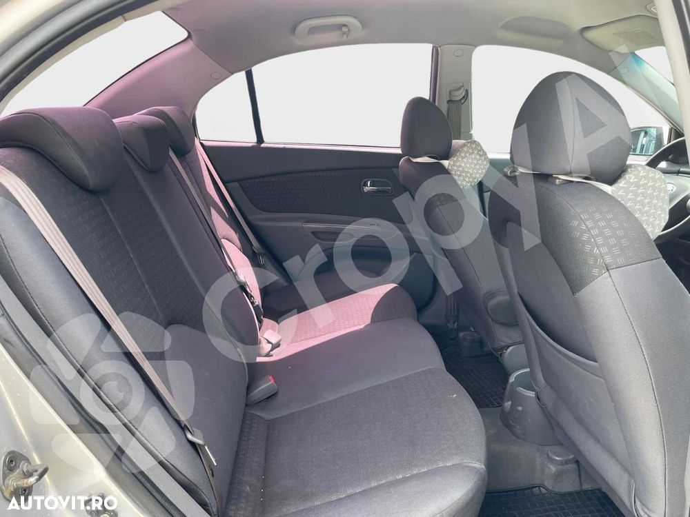 Kia Rio 1.5 DSL EX Comfort+ - 20