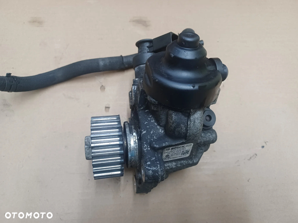 POMPA WTRYSKOWA PASSAT B8 GOLF VII 04L130755D