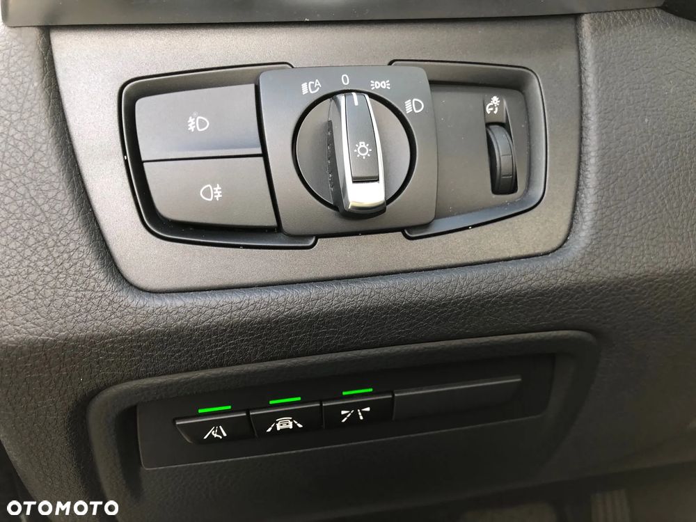 BMW Seria 3 330i Touring xDrive Advantage - 12