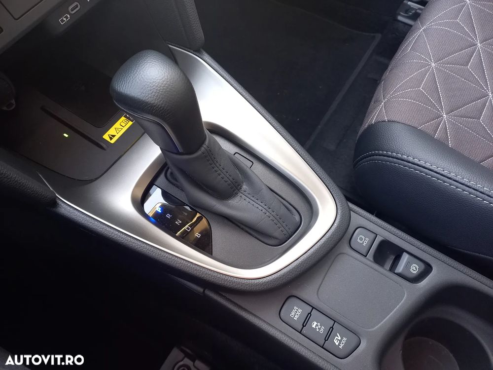 Toyota Yaris Cross 1.5 VVT-i HSD 4x2 Exclusive Elegant - 24