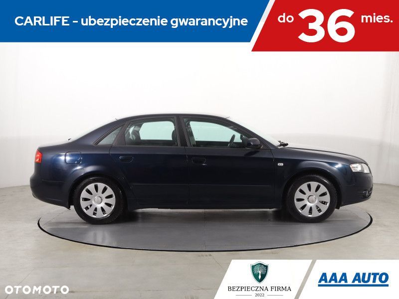 Audi A4 Limousine - 8