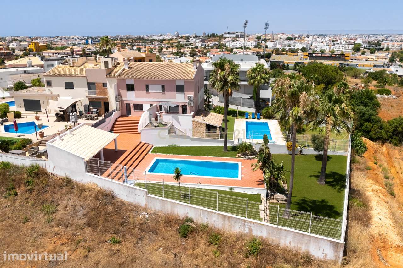 Moradia T3+1  em excelente estado com piscina e garagem, junto ao novo - Grande imagem: 2/28