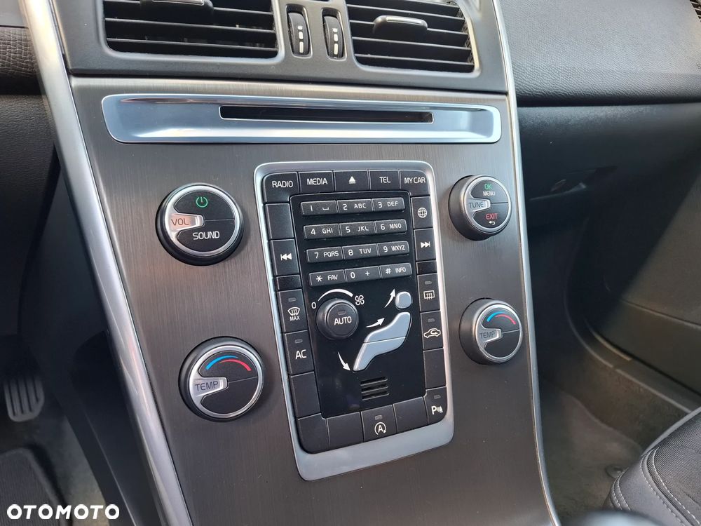 Volvo XC 60 D3 Momentum - 21