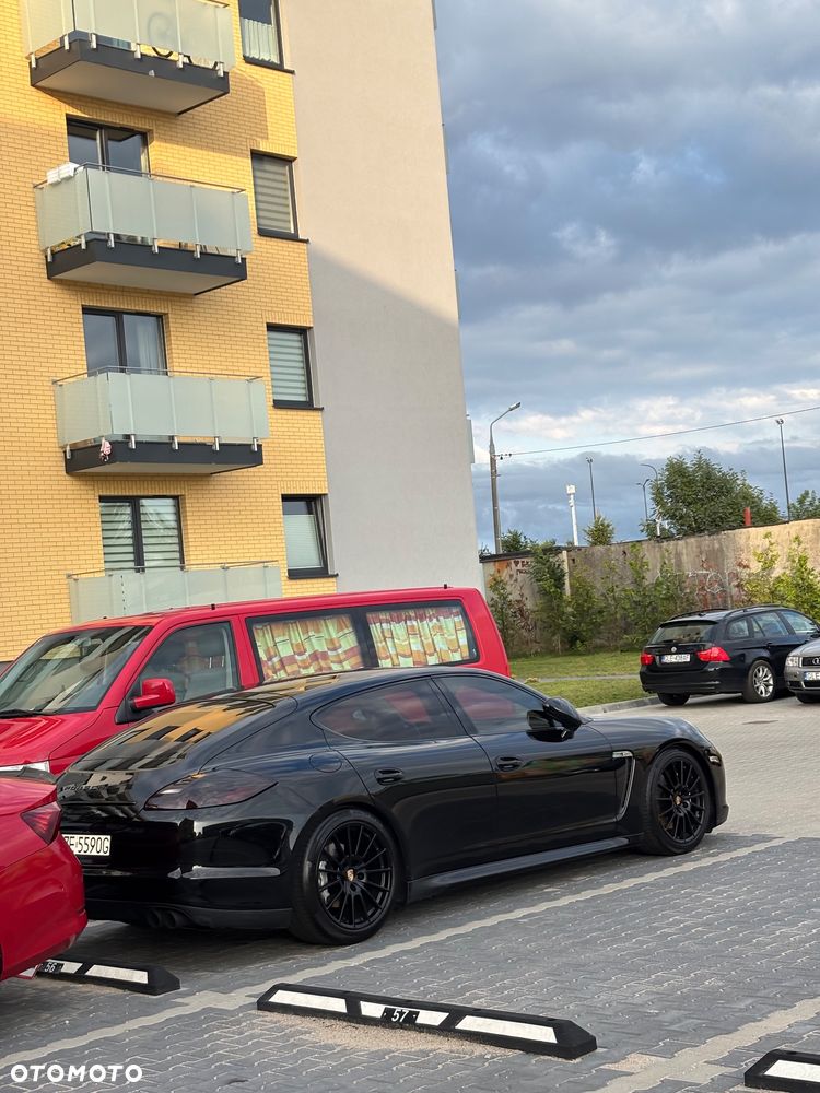 Porsche Panamera 4S - 31