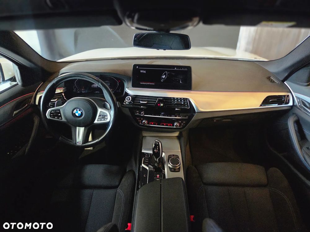 BMW Seria 5 520d xDrive M Sport Edition - 10