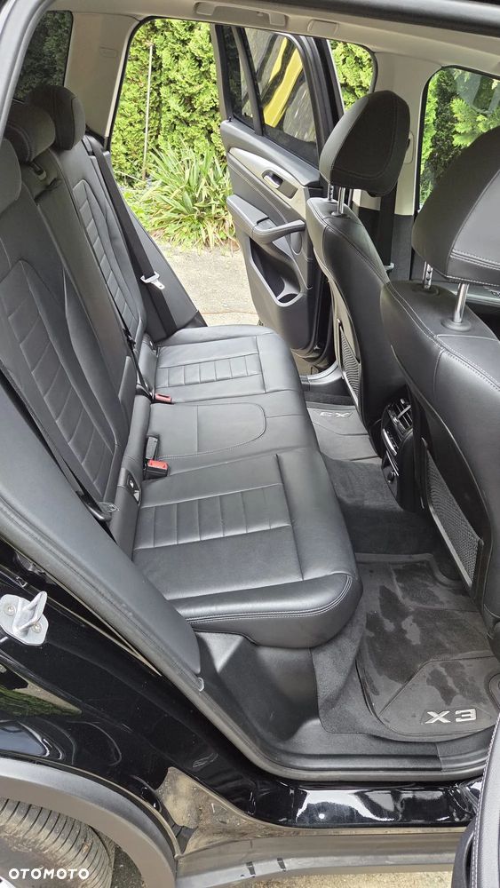 BMW X3 xDrive20i Advantage - 13