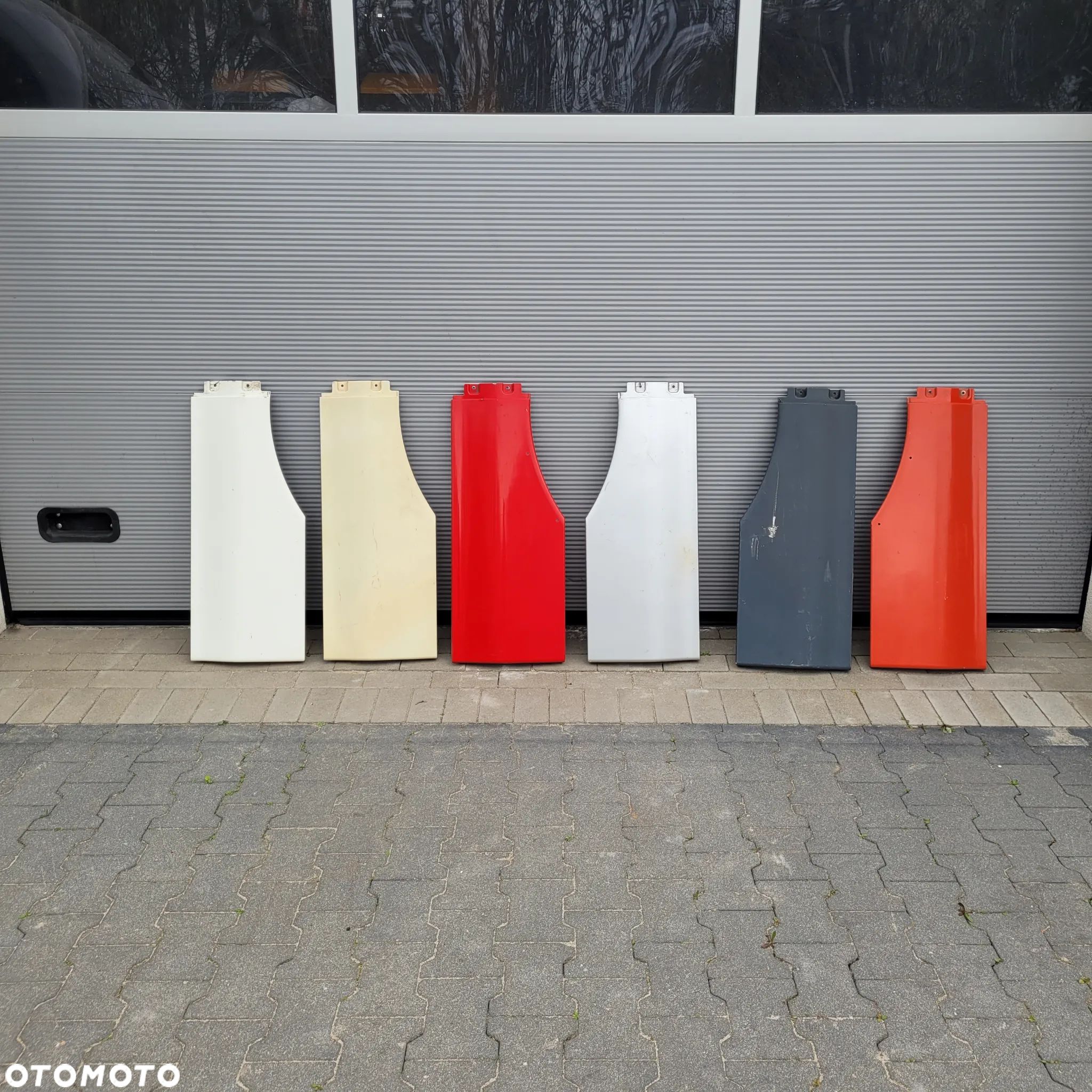 MASKOWNICA PRZEDŁUŻENIE STOPNICY MAN TGX TGA ORYGINAŁ CHWALIM116 - 1