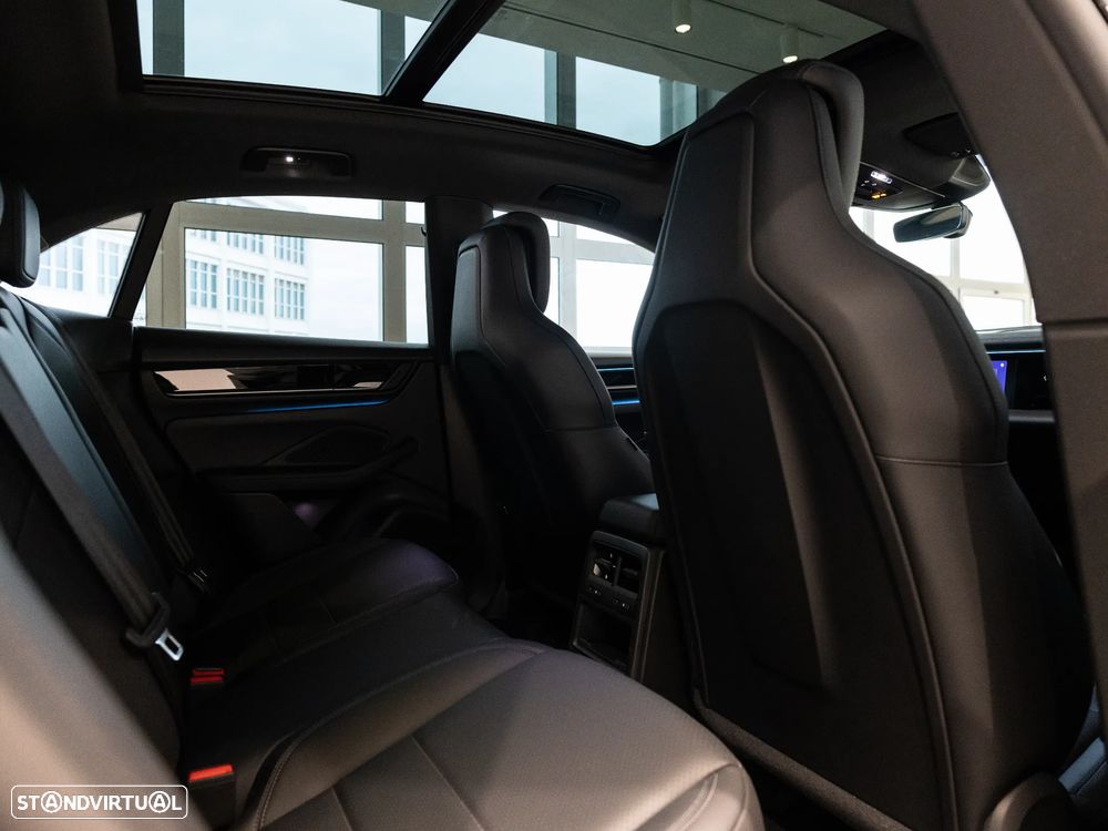 Porsche Macan Electric 4 - 26