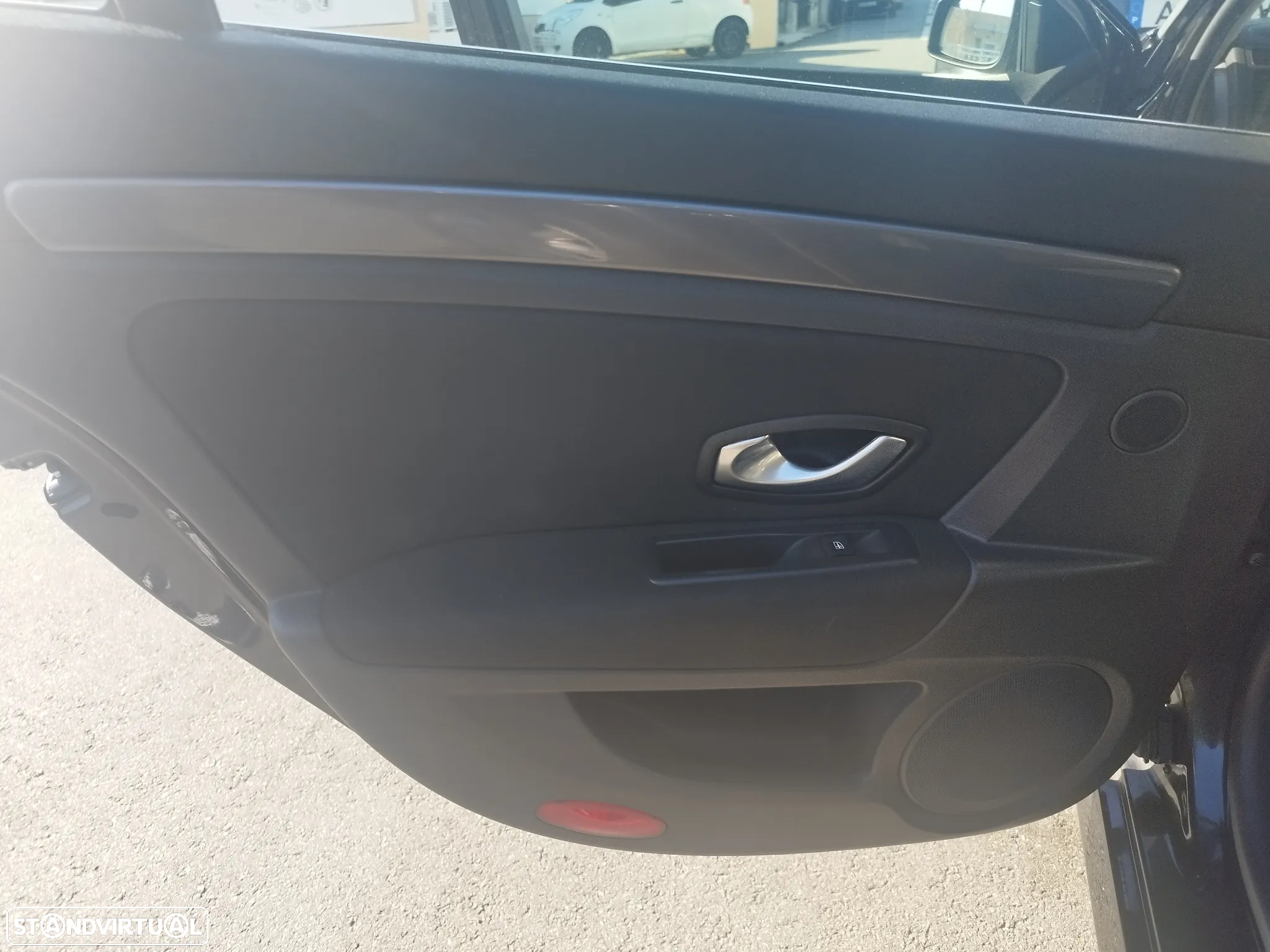Renault Laguna Break 1.5 dCi SE Black Line - 20