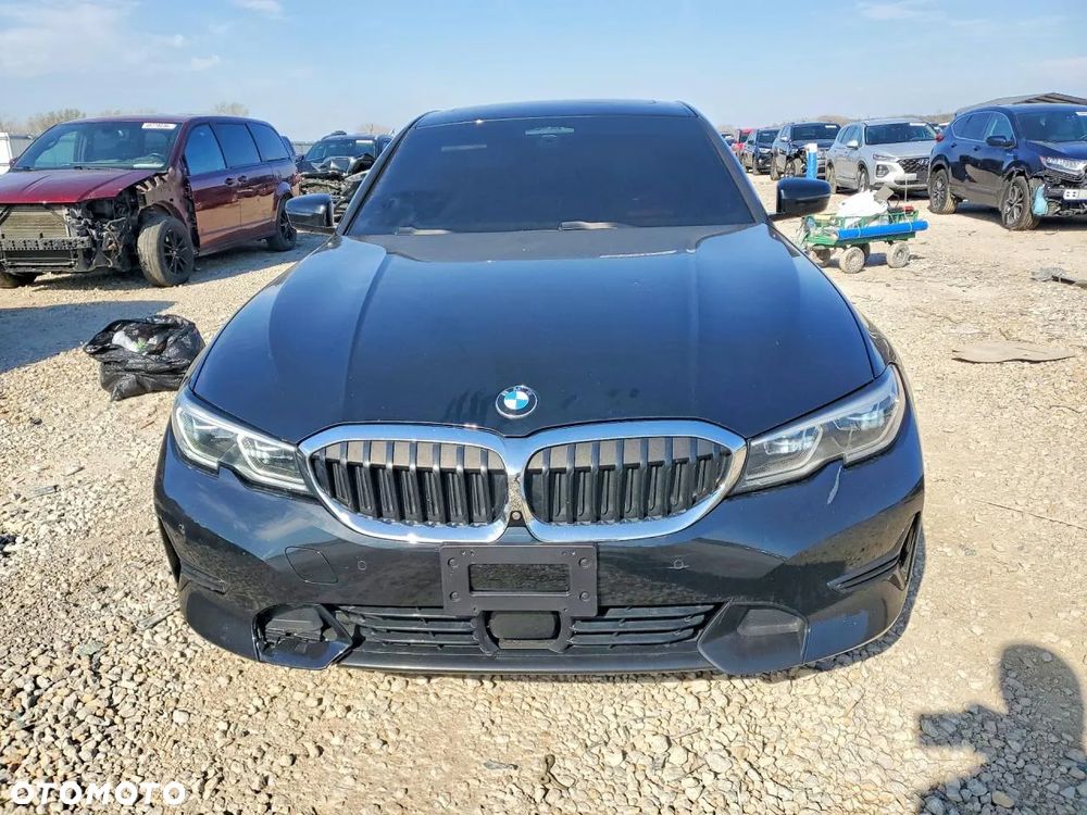 BMW Seria 3 330i xDrive Sport Line - 5