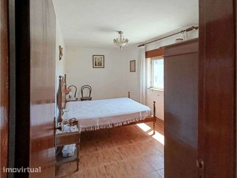 Moradia T3 com 3 pisos no coração de Benvende,Guarda - Grande imagem: 5/12