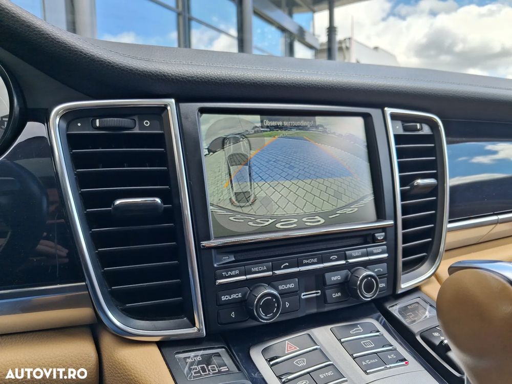 Porsche Panamera - 17