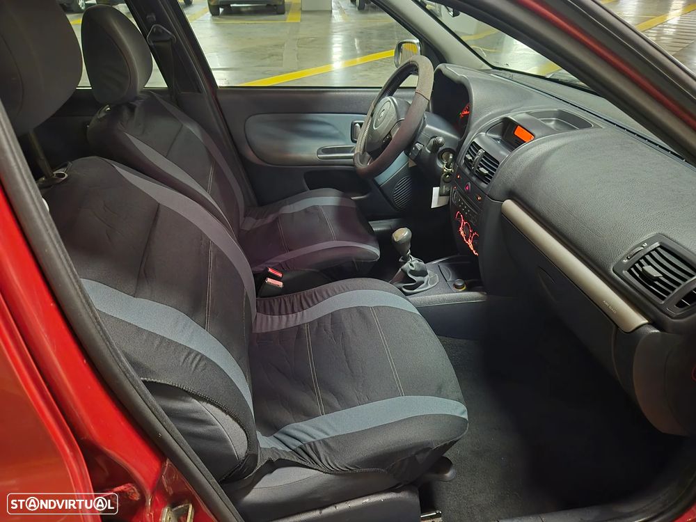 Renault Clio 1.2 16V SE Extreme - 27