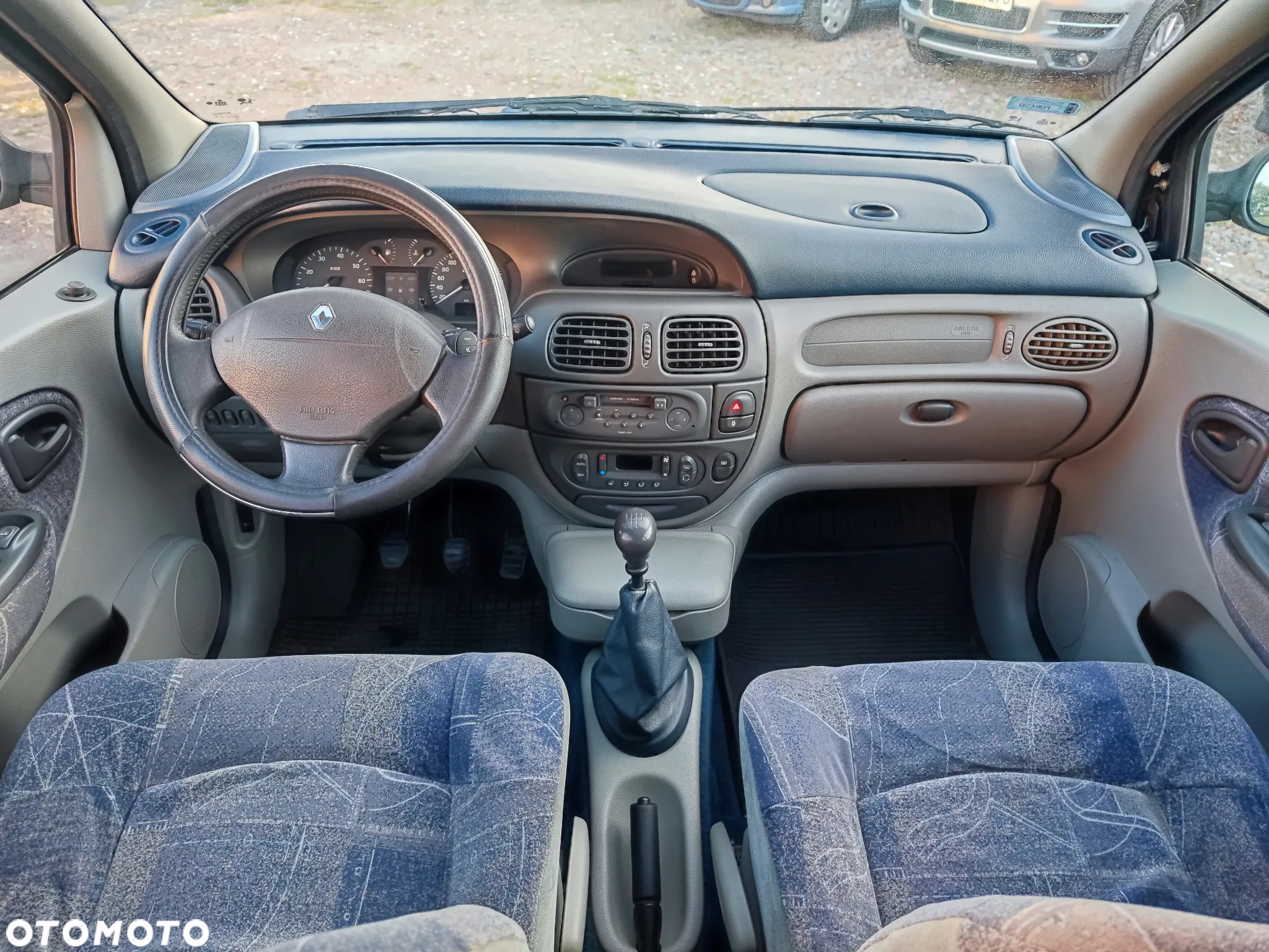 Renault Scenic 1.6 16V Privilege - 10