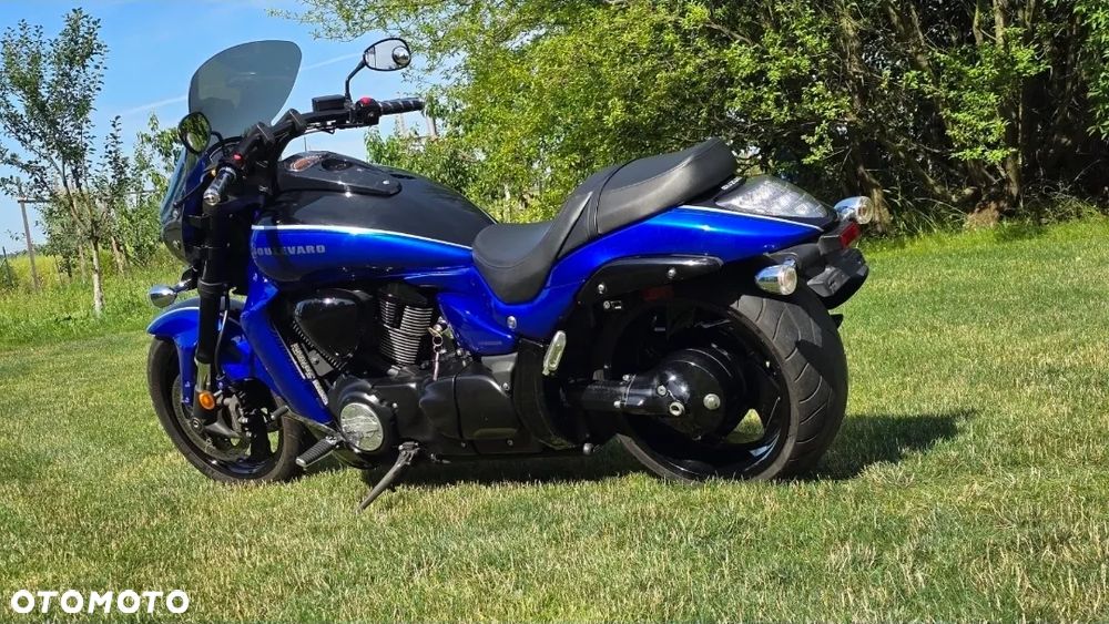 Suzuki Intruder - 6