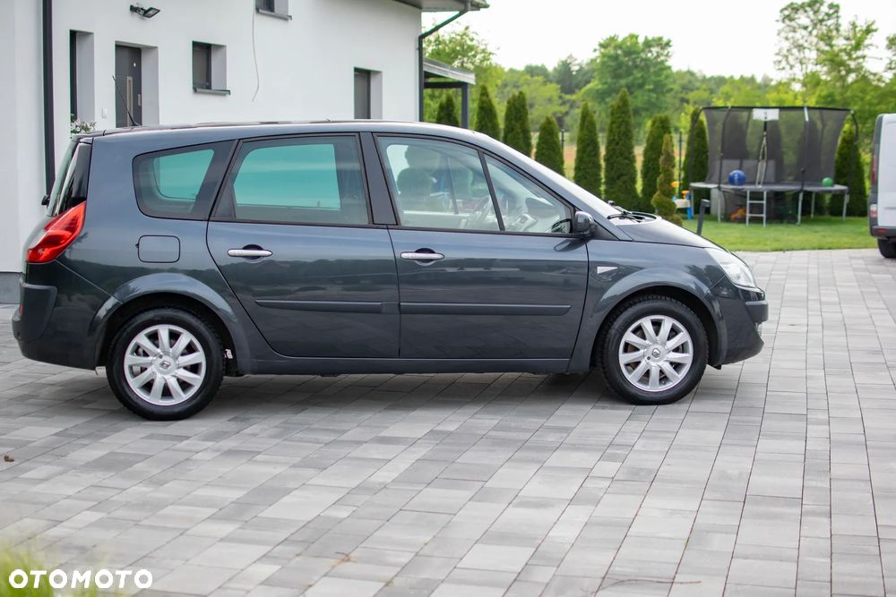 Renault Grand Scenic - 13