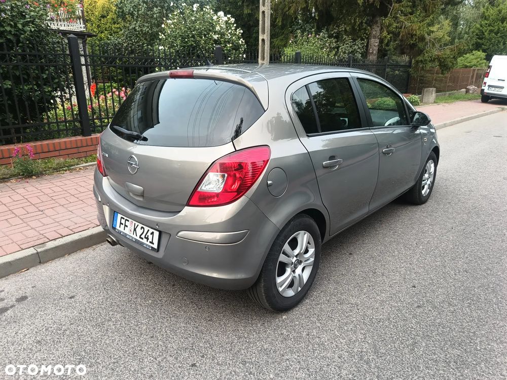 Opel Corsa 1.4 16V 150 Jahre - 8