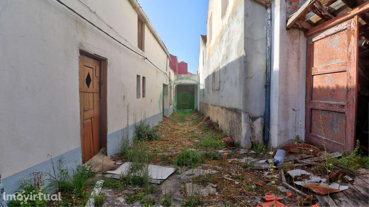 Moradia p/ Reabilitar com Terreno - Grande imagem: 4/33