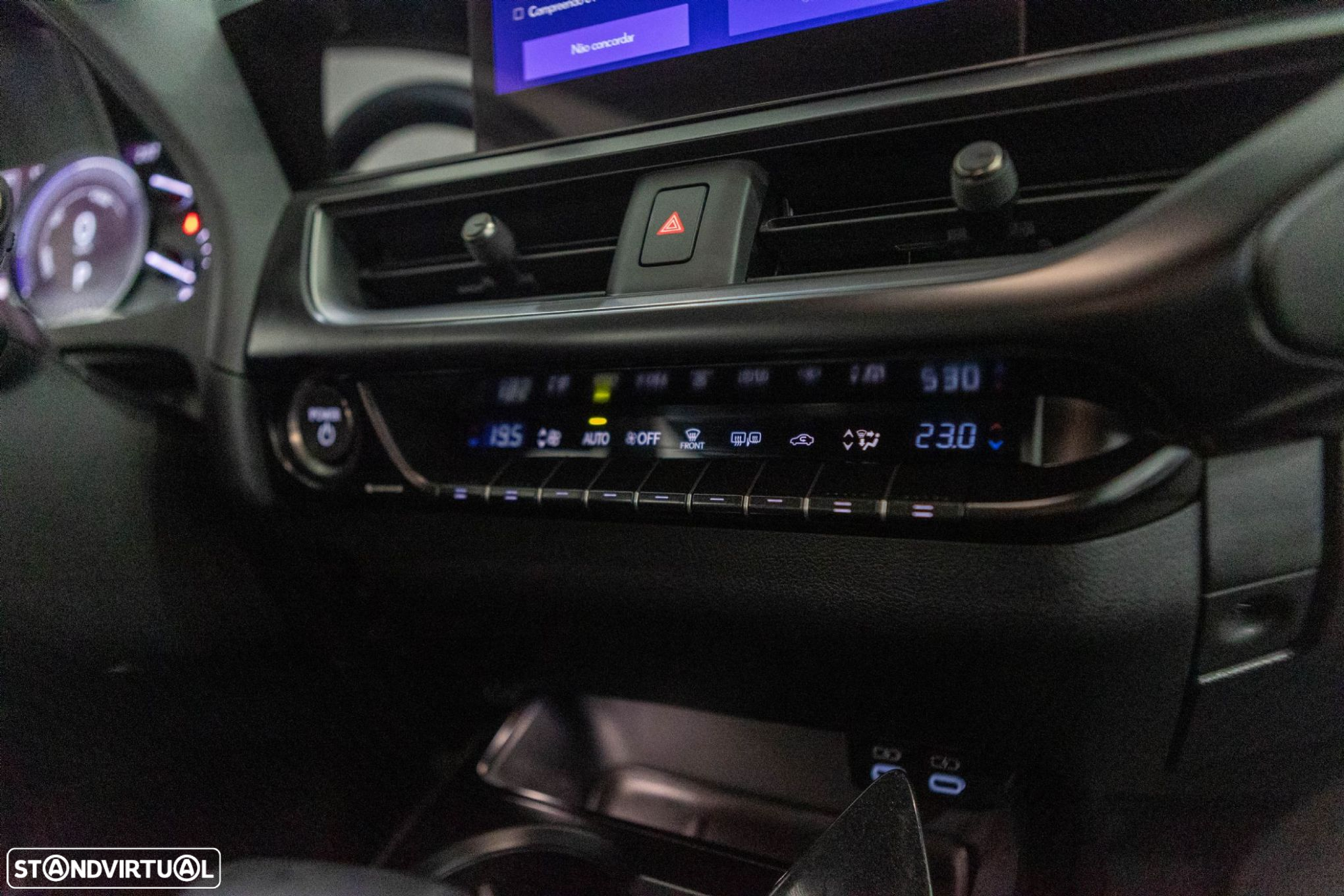 Lexus UX 250h F Sport - 24