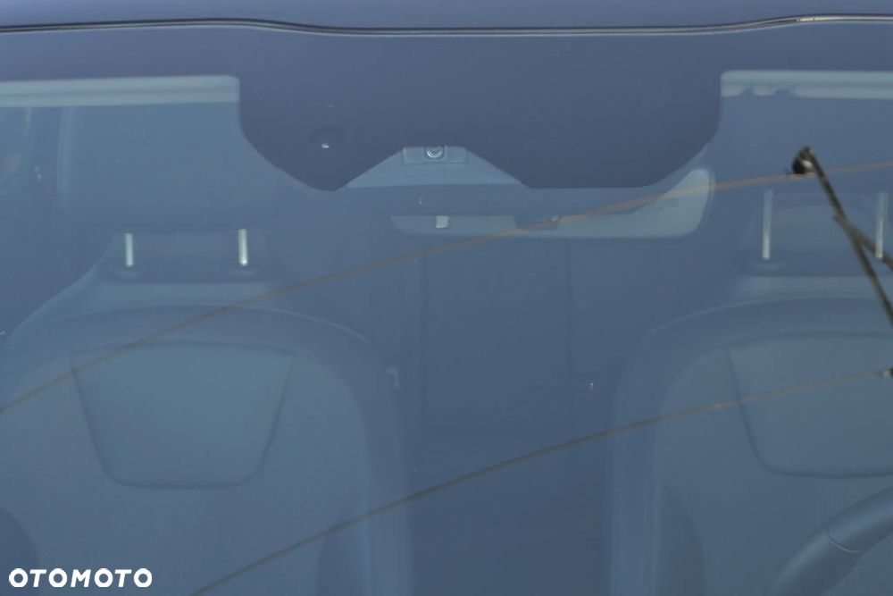 Kia Niro 64kWh L - 6