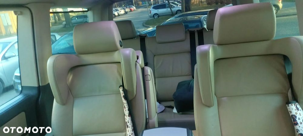 Volkswagen Multivan - 11