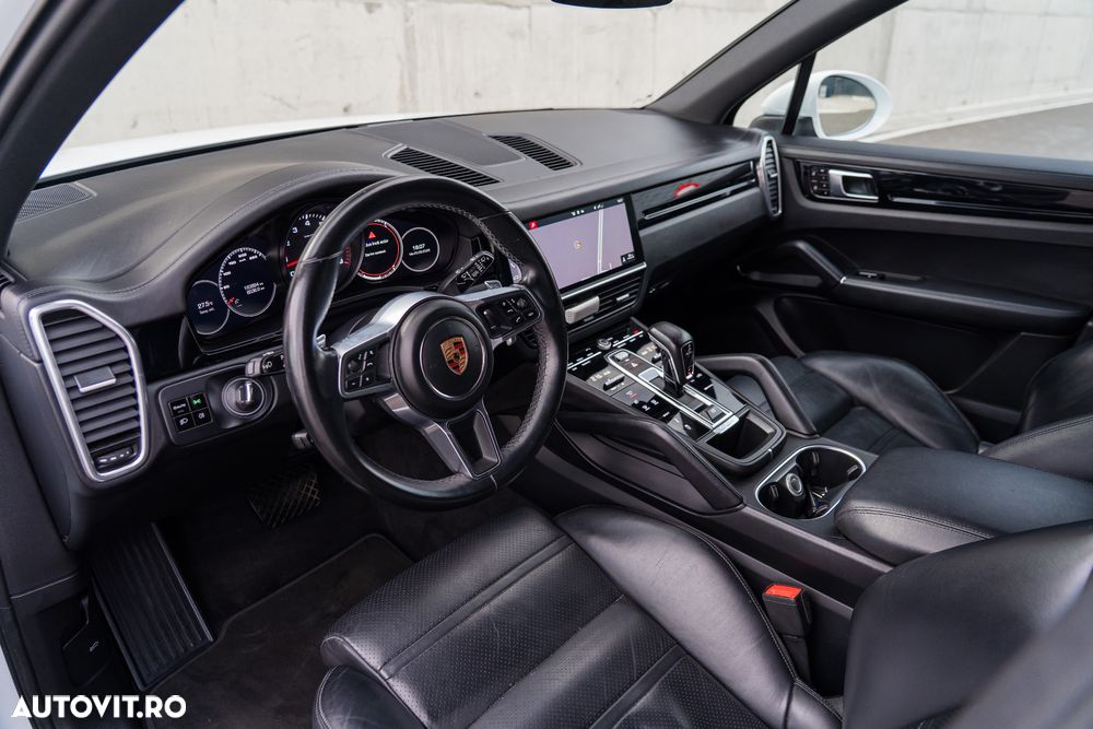 Porsche Cayenne Standard - 8