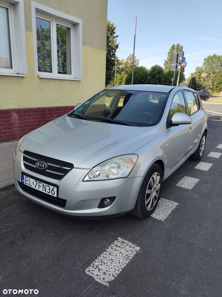 Kia Ceed 1.6 Crdi Comfort - 1