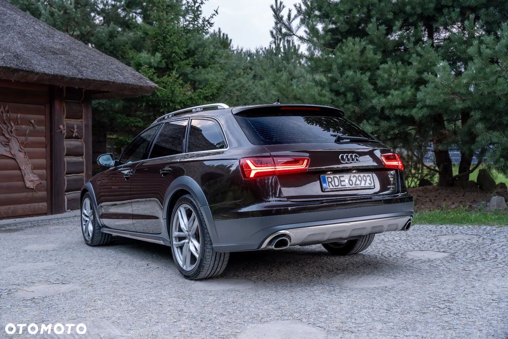 Audi A6 Allroad - 12