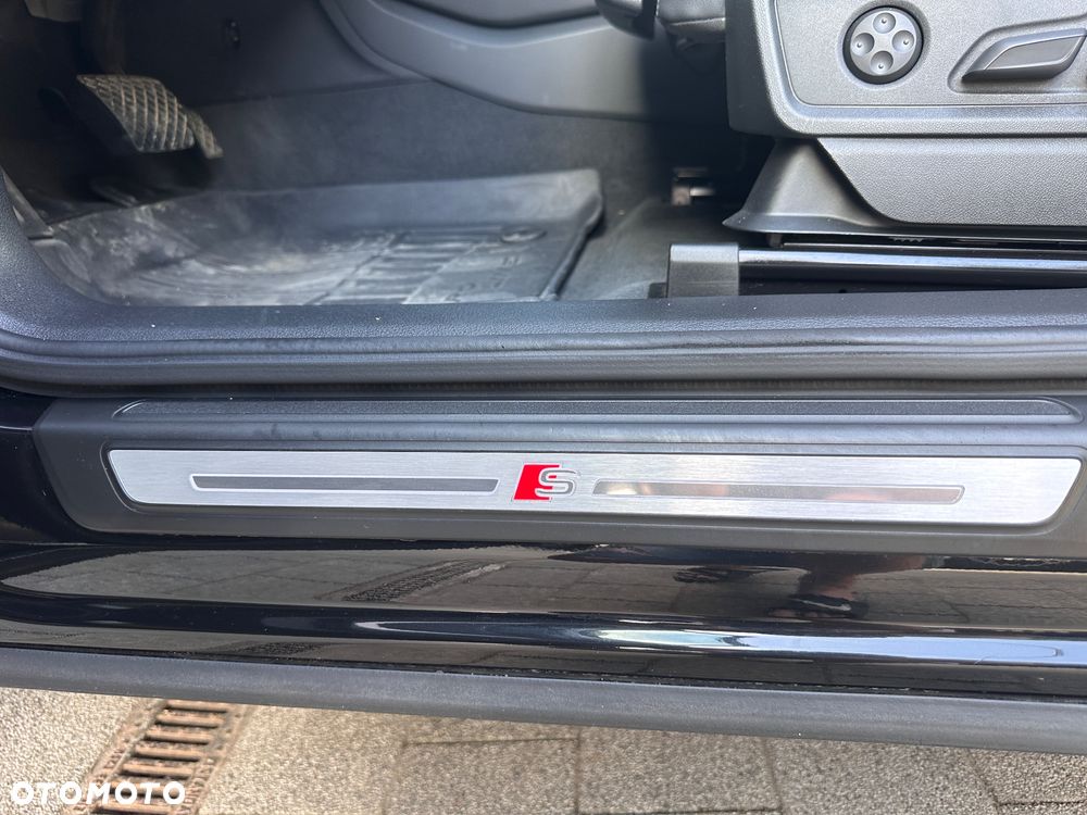Audi Q5 55 TFSIe quattro S tronic S line - 33