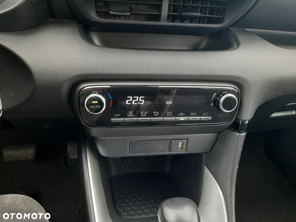 Toyota Yaris Hybrid 1.5 Selection Style - 12