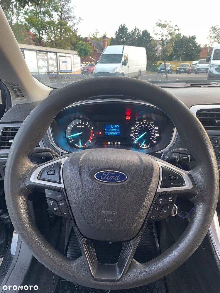 Ford Fusion - 13