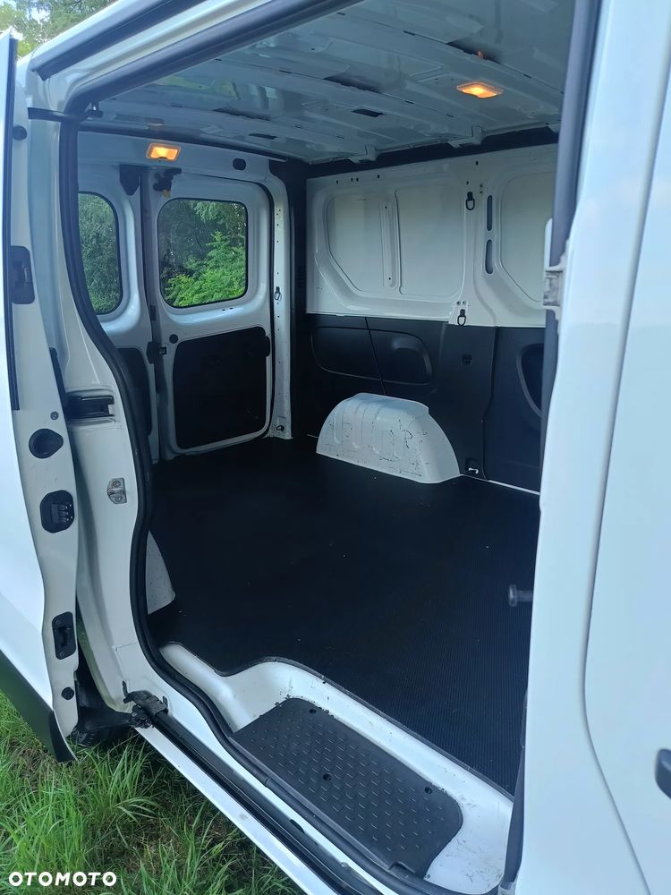 Opel Vivaro - 21