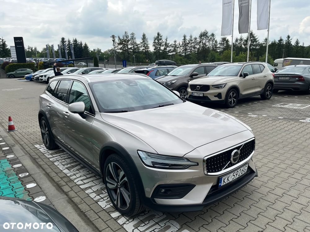 Volvo V60 Cross Country - 5