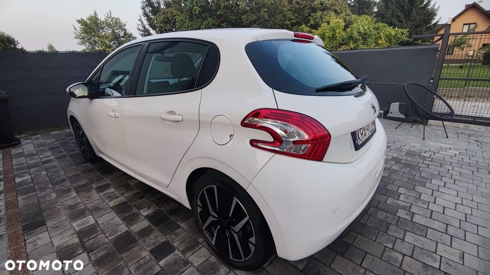 Peugeot 208 1.6 e-HDi Active STT - 23