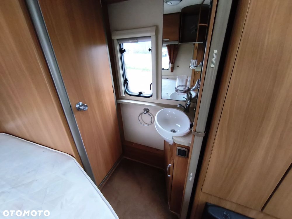 SWIFT CHARISMA 535 - 18