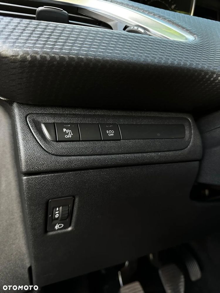 Peugeot 208 PureTech 110 Stop & Start Signature - 3