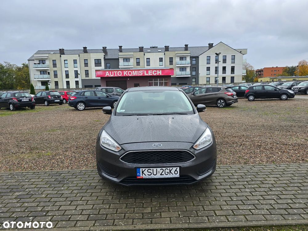 Ford Focus 1.6 Ambiente - 2