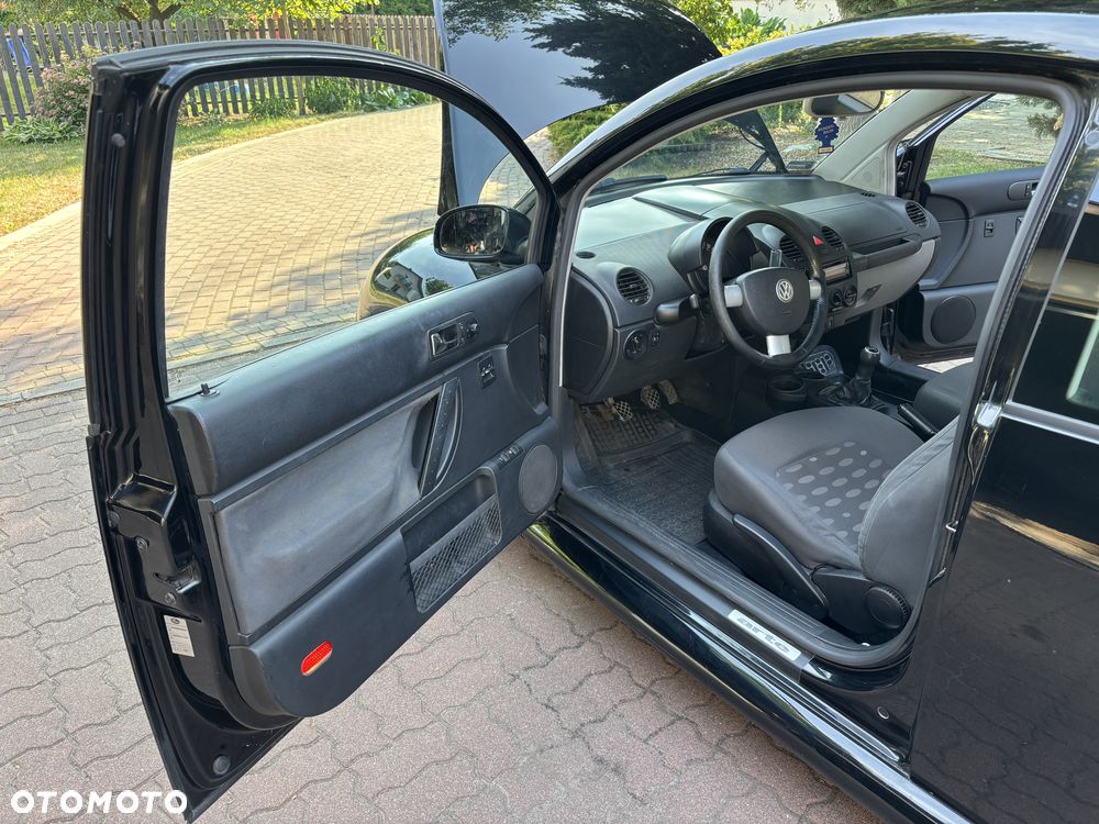 Volkswagen New Beetle - 4