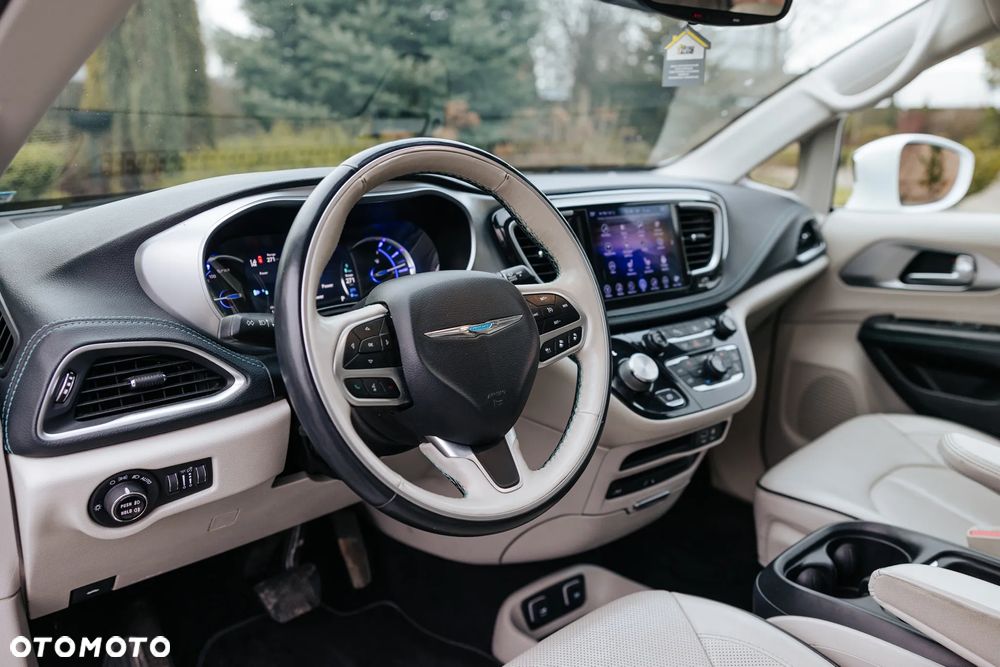 Chrysler Pacifica - 13