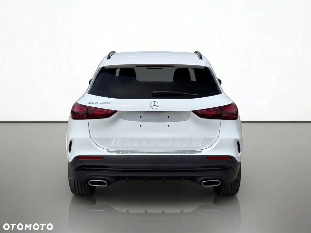 Mercedes-Benz GLA - 7
