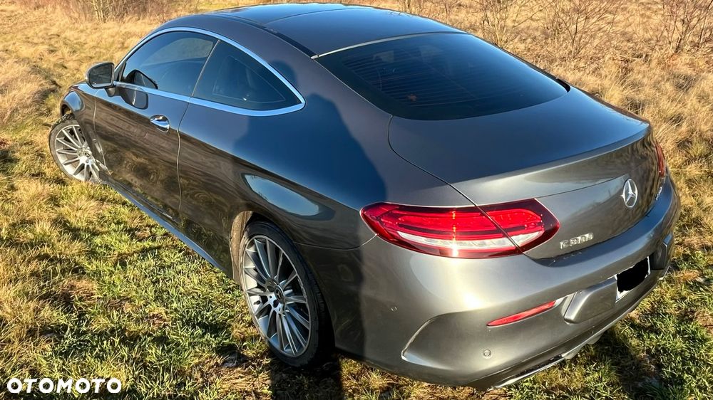 Mercedes-Benz Klasa C 300 4Matic 9G-TRONIC AMG Line - 4