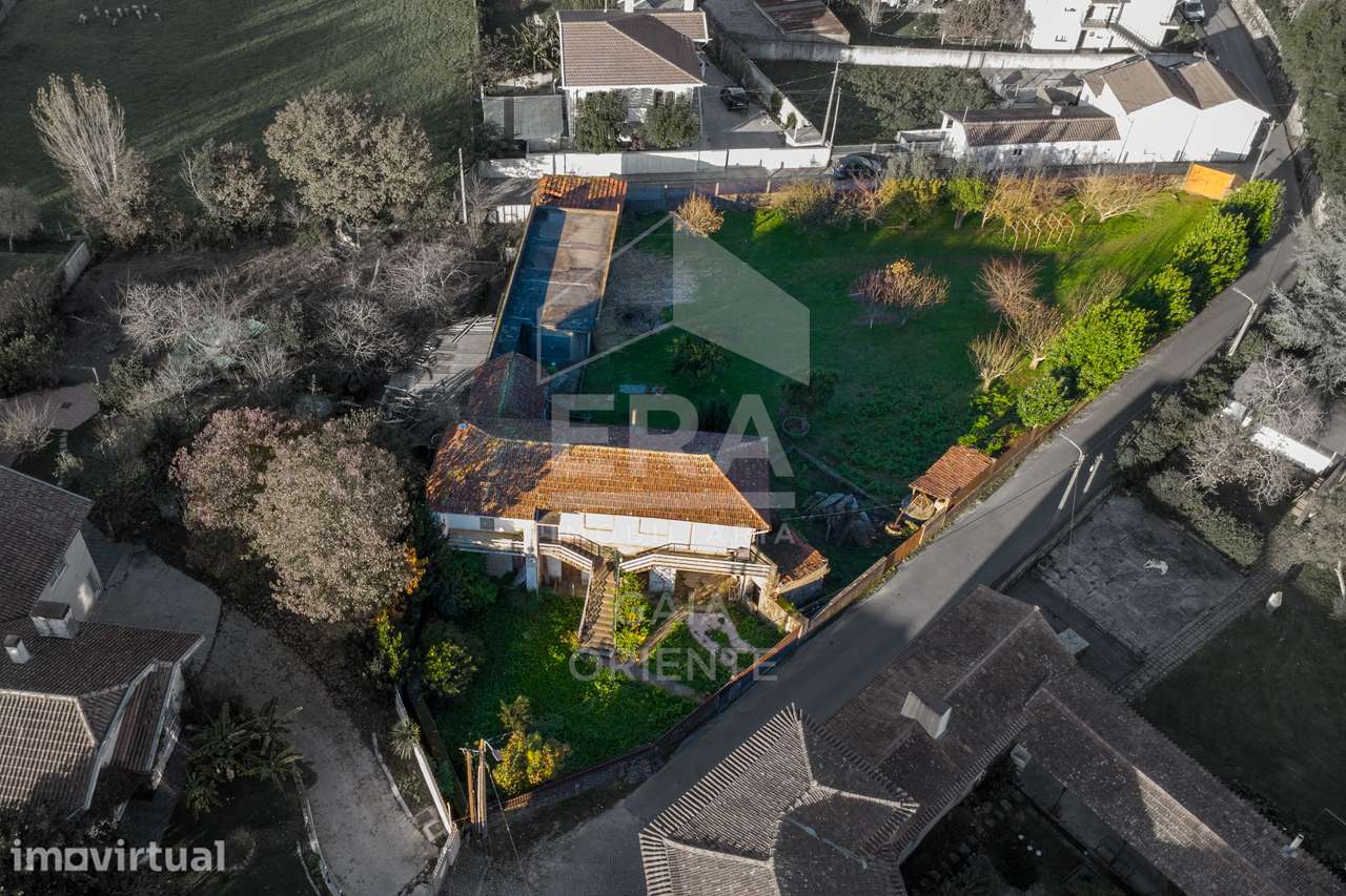 Moradia Isolada T2 e Terreno em Pedroso - Grande imagem: 2/27