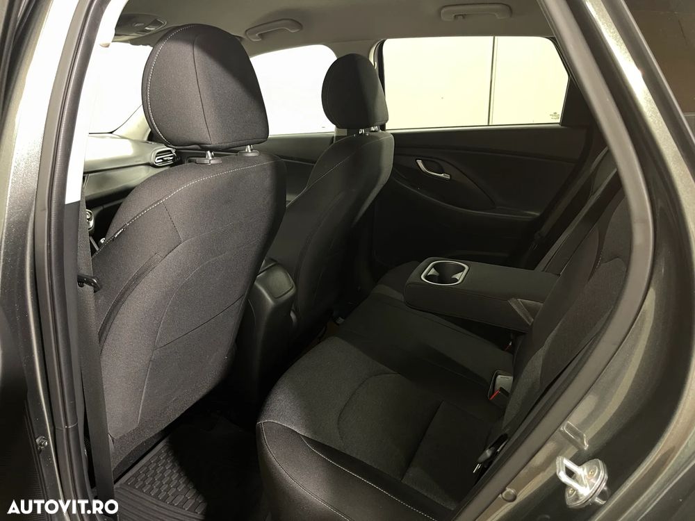 Hyundai i30 1.5 110CP M/T Highway - 12