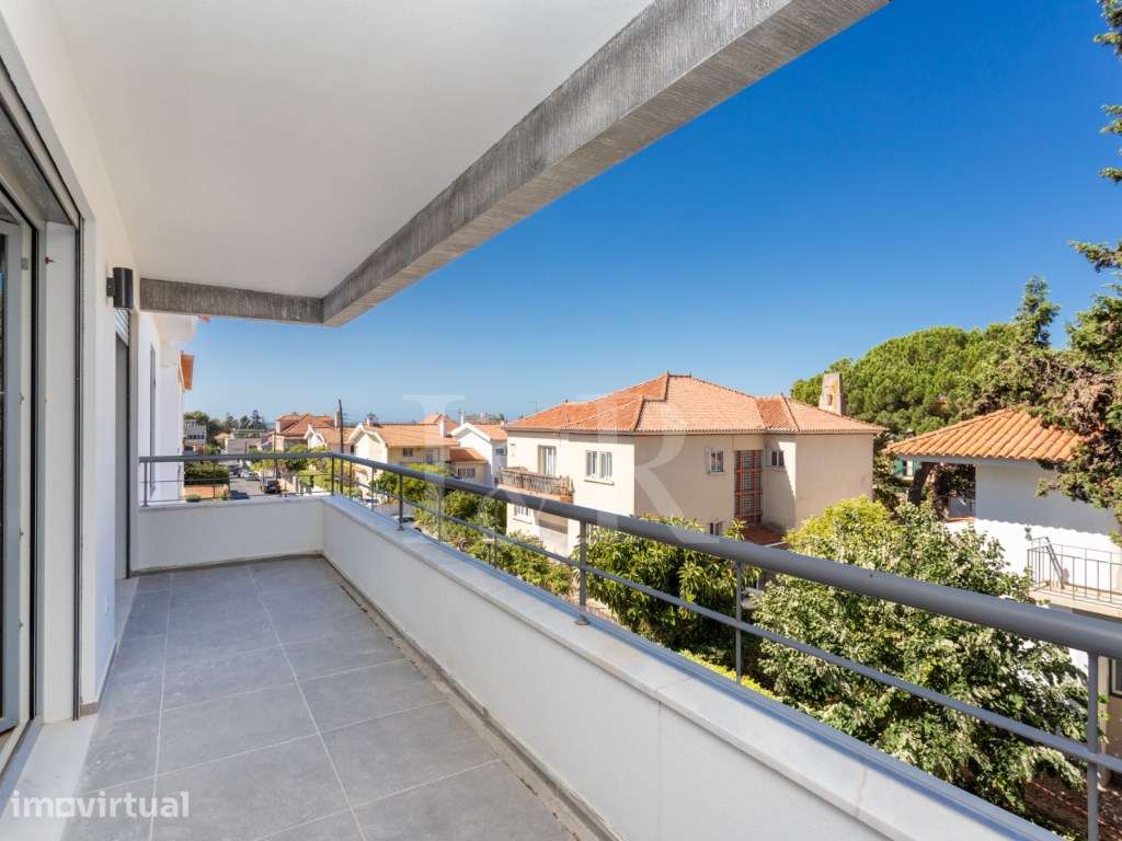 Apartamento T3+1 com varanda e estacionamento em Carcavelos - Grande imagem: 3/41